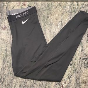 LIKE NEW Nike Pro Leggings | Black | Large